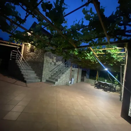 Feriehus O Carballo Da Pedra La Caniza