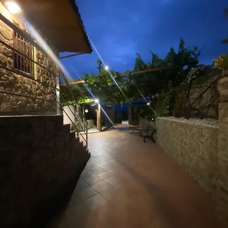 O Carballo Da Pedra Feriehus La Caniza